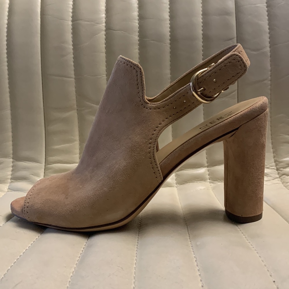 “Raquel” Suede Peekaboo Heels - 8.5W - Naturalizer